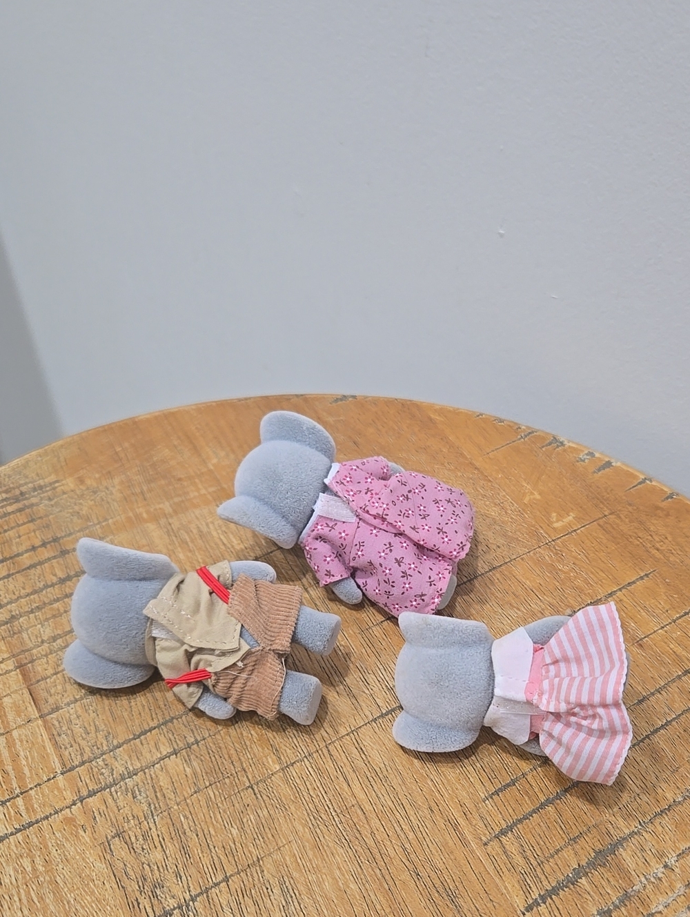 Sylvanian Families Calico Critters Elephant Dolls (Lot Of 3) - Picture 9 of 12